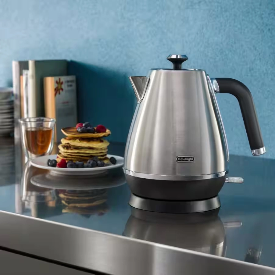 Distinta X Silver Stainless Steel Kettle
