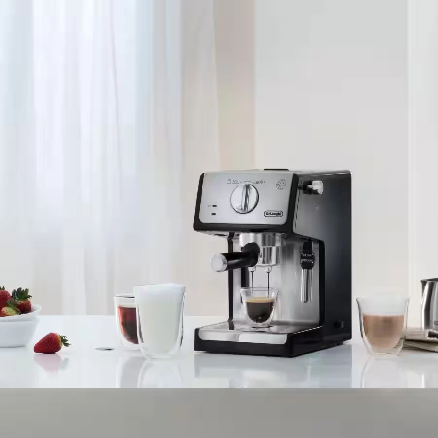 Compact Manual espresso pump coffee machine - Black & Silver